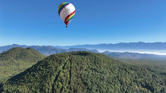 想乘坐热气球看火山吗？那就来腾冲吧