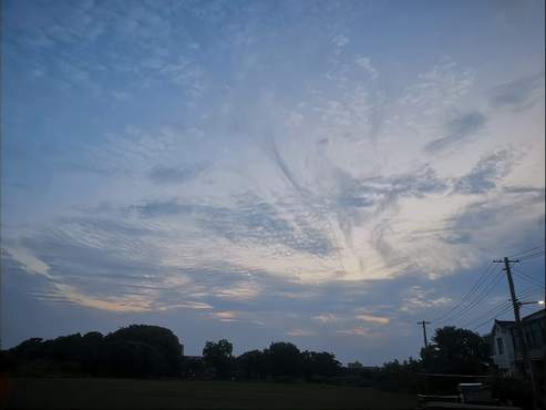 捕捉夏日的天空，这个视角的天空真的太绝了，魔法天空雨后风景！