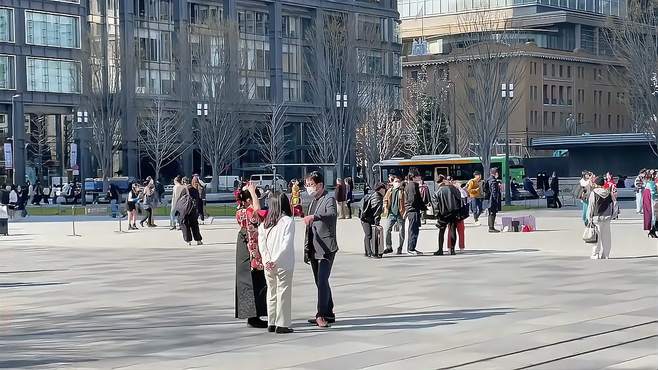 街景色彩，丰富多彩，流连忘返都市之间