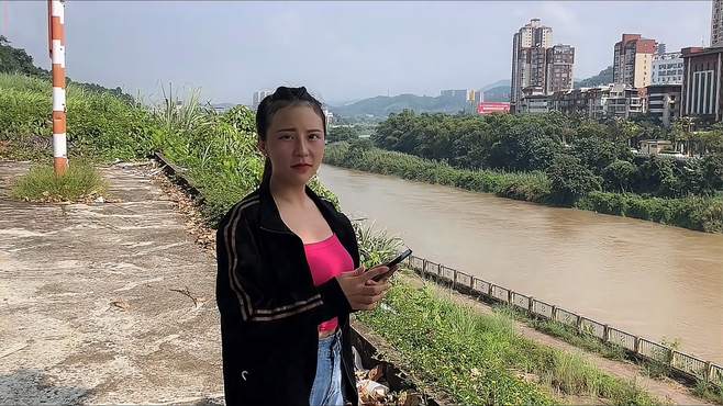 采访越南美女，她说要找中国老公，她对中国的感想老许你要老婆嘛