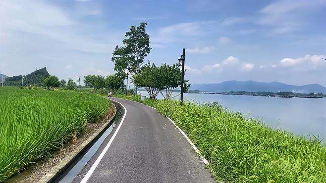 摩旅：短途旅行杭州市富阳区富春江江边骑行分享富春江风景渔山段