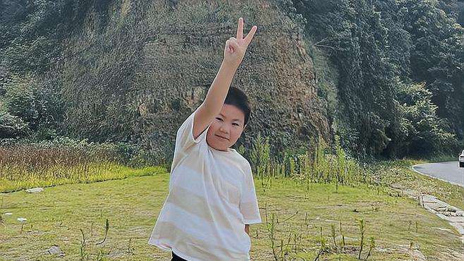 游玩安徽宣城泾县月亮湾，爱晚宾馆住宿加漂流套餐，超高性价比