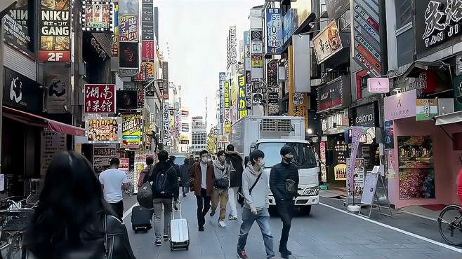 城市旅游新探索，精彩景点体验，记忆珍藏美景