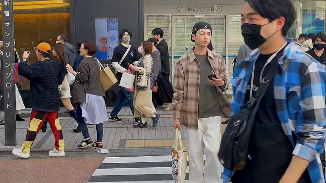 旅行地图上的游记，静谧的古城，充满活力的现代都市