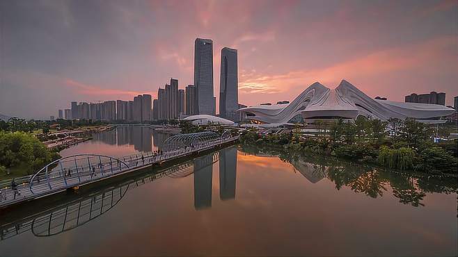 未来世界来袭！长沙新晋网红景点赛博朋克风景区火爆朋友圈