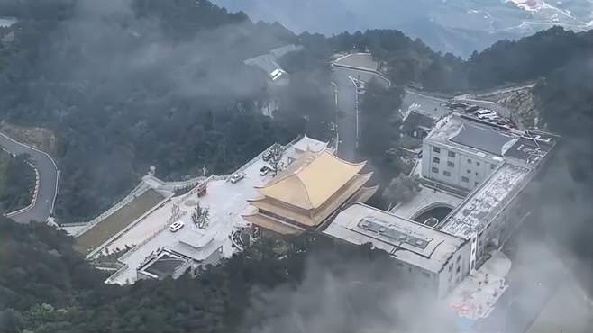 亲身体验超长溜索，欣赏幕阜山美景，观看学习独有的幕阜武术