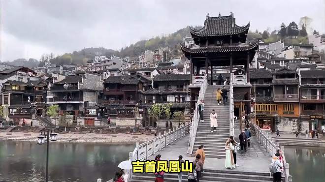 湖南旅游十大必去景区：岳麓山风景区，享受山脉湖泊美景