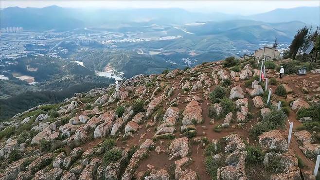 无人机航拍：昆明长虫山