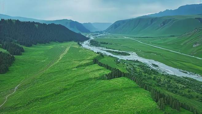 伊犁河谷成为新疆旅游热土