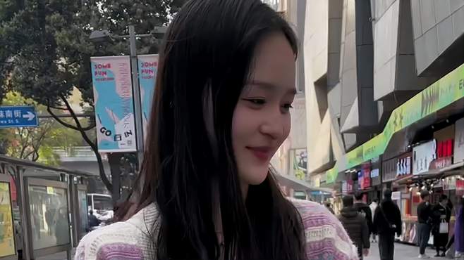 街头采访美女，小姐姐的回答，很是真诚，有心动的男生吗