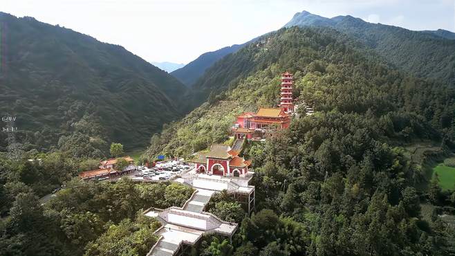 无人机航拍遵义金鼎山风景