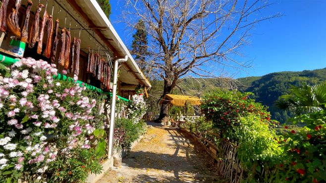 美丽乡村 大湖乡“碾坑村”天蓝水清 大山里的原生态 古村落风景