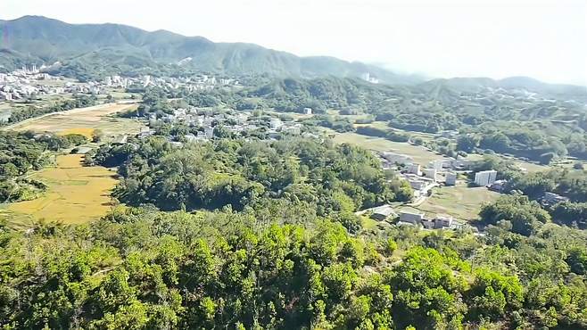 走入大山看村庄，村中有美景只可看了