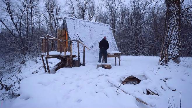 -20℃的冰湖小屋，在小屋里安排了一场摇滚盛宴，真的是太激情了