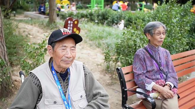 九旬夫妻都是名牌大学毕业，听到他们退休金让人佩服的五体投地！