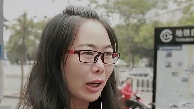 手机环会对骨折产生多大联系？听听街边人员怎么说，你的答案是什么？