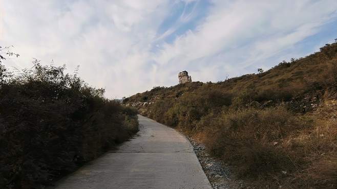 走遍满城‖秋游抱阳山，小溪水潺潺坡上青青草