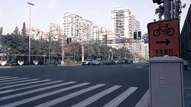 一线都市叹为观止，感受都市繁荣景象，令人难忘