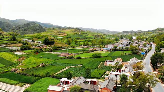 甘肃陇南千年古村，土坯墙小青瓦原汁原味，意欲开发却游客不多