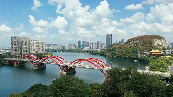 广西那座以臭而闻名的城市，繁华程度媲美重庆，工业实力赶超南宁