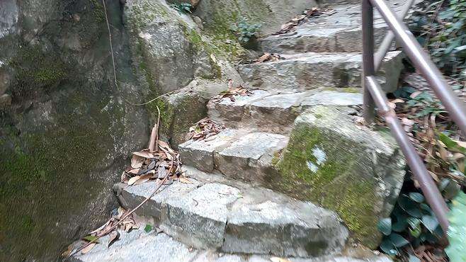 莆田市西天尾镇紫宵风景区莆田二十四景之一“紫宵怪石”