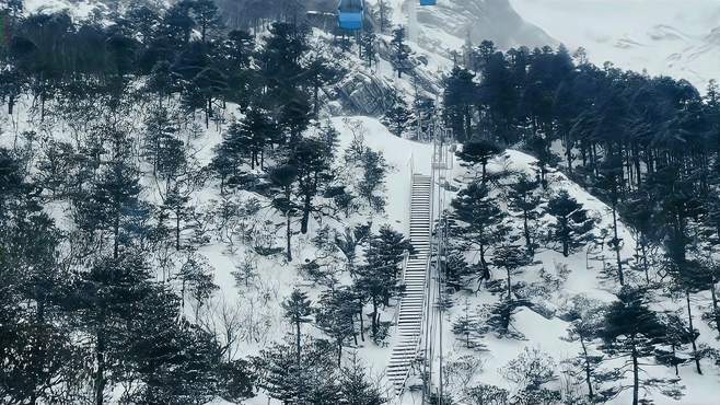 云南丽江玉龙雪山的浪漫