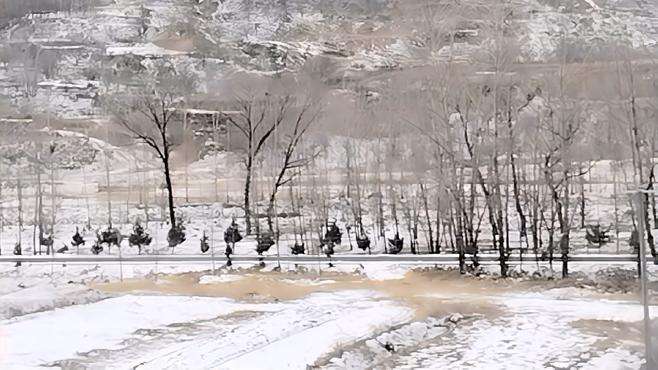 雪后山川远古沉重