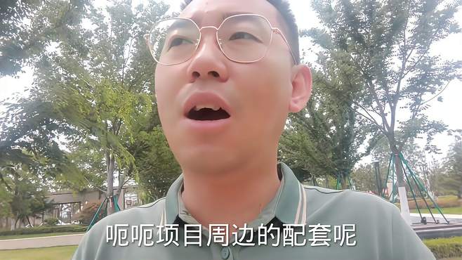 紧邻荣成樱花湖和湿地公园的一个低密度小区 拥有2万平的绿化广场