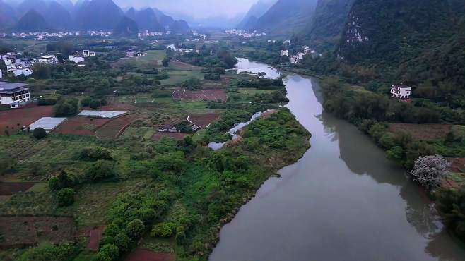 阳朔竹筏漂流河流拍摄