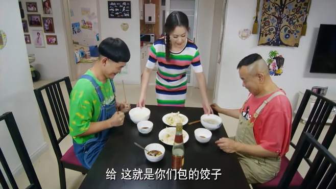 福星盈门：俩傻子包饺子，煮出来俩人傻眼了