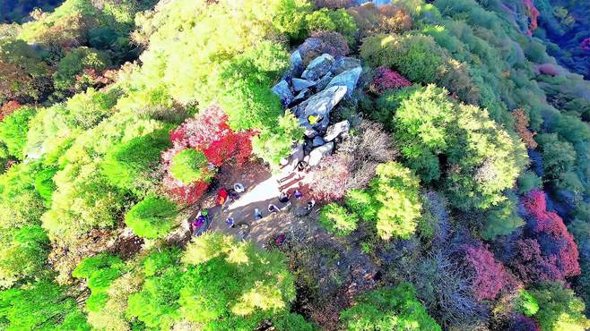 去三门峡甘山游玩吧，这里有着壮丽的风景。山顶还有着不错的景致