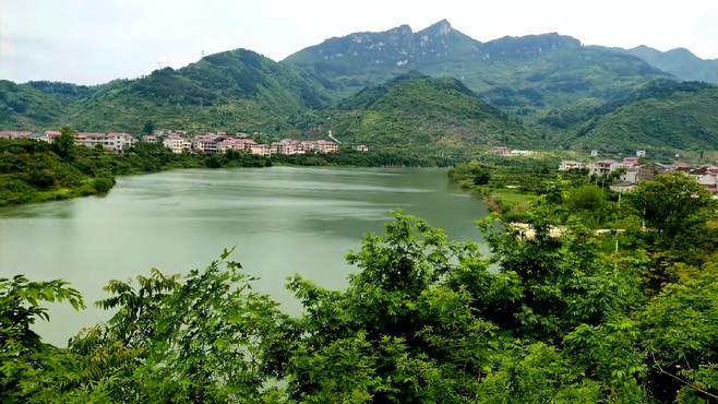 行大江城池，赏一方山水。