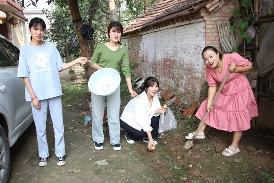 种瓜得瓜种豆得豆，妯娌仨把鸡蛋种在地里，能长出来鸡蛋吗？