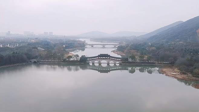 连接无锡蠡湖和太湖的生态廊道，非常适合自驾游