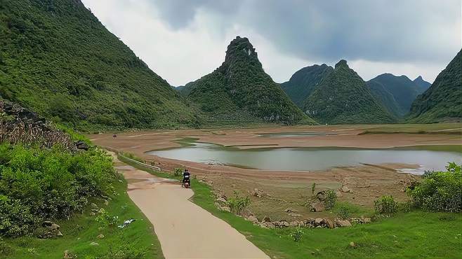 更望湖地质奇观令人惊叹