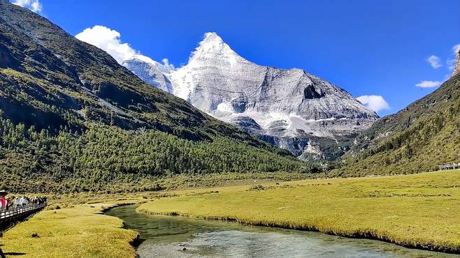 亚丁稻城旅游攻略：便捷出行，留下美好回忆