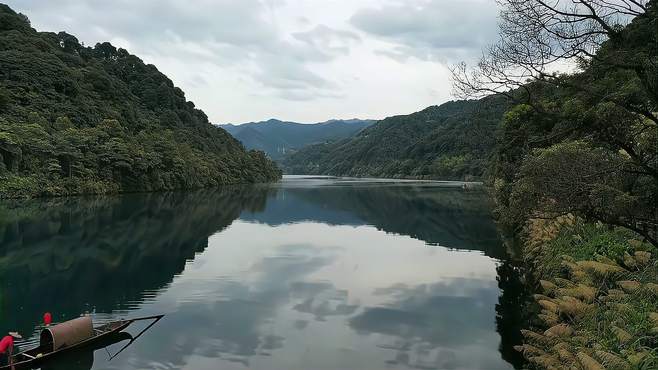 “酒埠江：碧水绕古镇，传奇蕴深情”