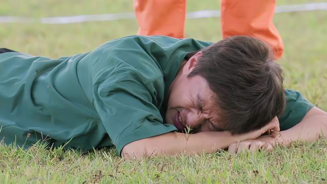 邓超接球失误，被范志毅踢到命根子，陈赫这段嘲讽笑死丨五哈4