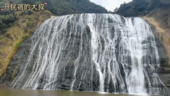 福建宁德周宁县九龙祭瀑布，九级瀑布倾泻几百米，好壮观！