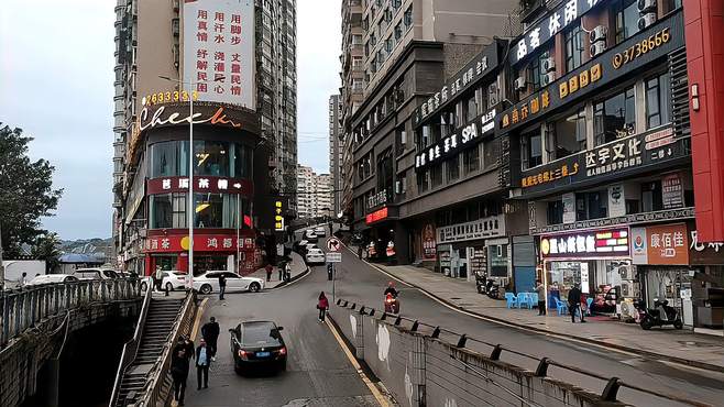 实拍达州市达川区 又是大山包围的城市 这边城建直接超过通川区