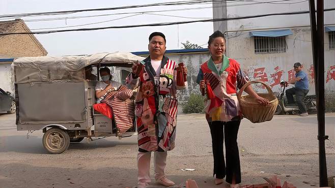 杨晓琼带徒弟大街刷街04