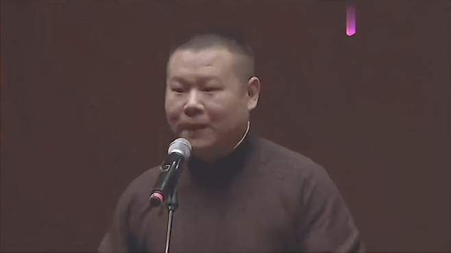 岳云鹏学蔡琴唱歌：蔡琴又活了的感觉，一开口两个字就串