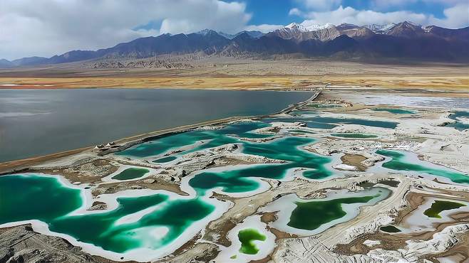 祖国大好河山航拍：青海海西翡翠湖