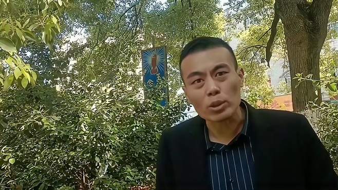 工厂临时夫妻，捡了5000块钱不愿还，还买衣服，丢钱的人该着急了