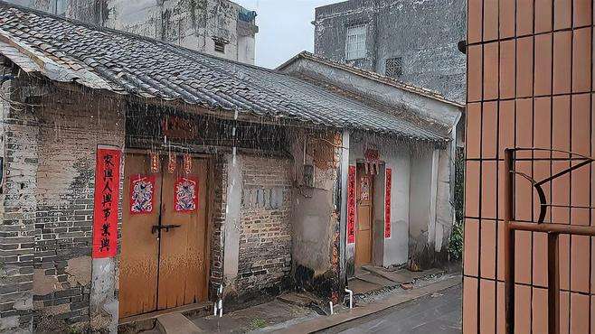 家乡热情的大雨，亚热带沿海的天气，随时来场欢快淋漓的大雨