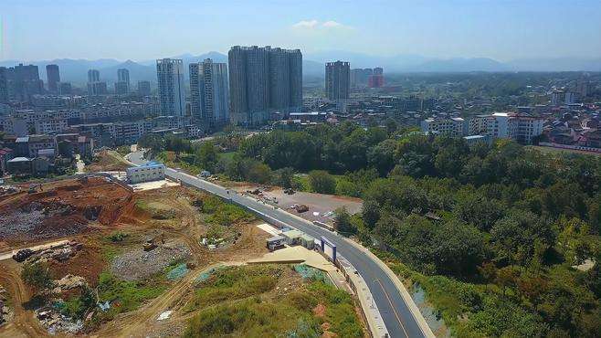 秀山河滨北路雷家河段开通，缓解了城市交通 #城市建设规划