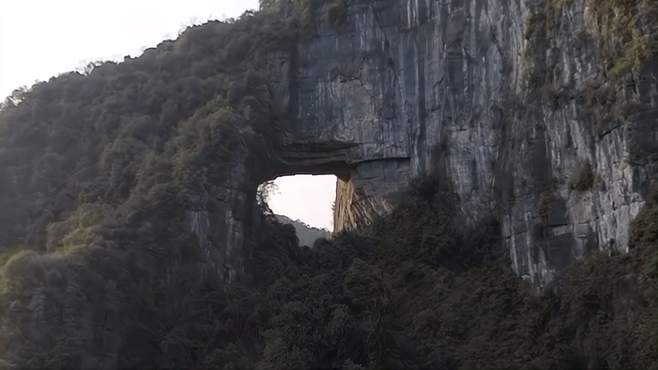 广西大山发现天门山，找了几天终于看到它神秘的真容，自然的奇观