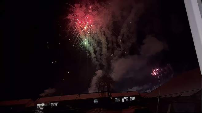 回忆主题一：新年 烟花很美