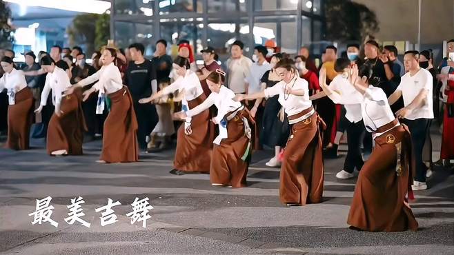 雍吉团队经的努力和坚持，及执着追求，距离理想的舞台越来越近了