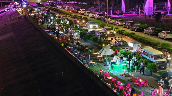 走啊，逛夜市去！龙湾桥两岸的夜市街越来越热闹了